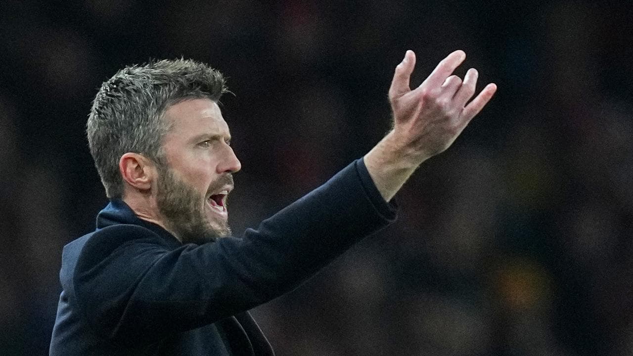 Analisis Mendalam: Apakah Kemenangan Awal Carrick Cukup untuk Menjadi Solusi Jangka Panjang MU?