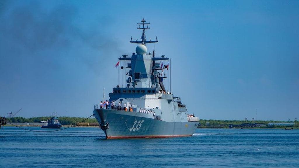 Kolaborasi di Laut Jawa: Saat Kapal Perang Rusia dan TNI AL Berjumpa untuk Latihan Bersama