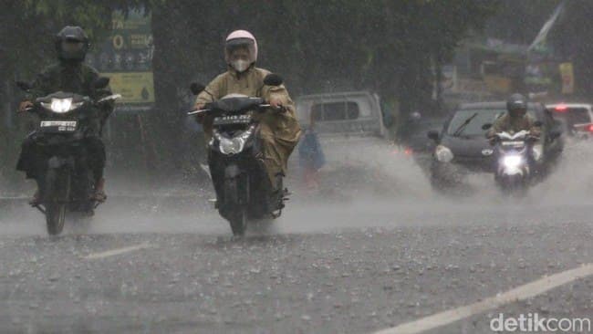 BMKG Ingatkan Potensi Cuaca Ekstrem di NTB Akibat Bibit Siklon Tropis