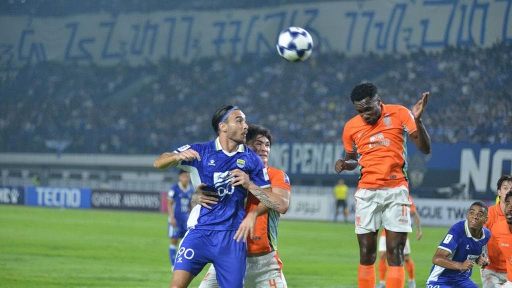Mimpi Pangeran Biru Terganjal Kartu Merah: Analisis Drama Malam di GBLA